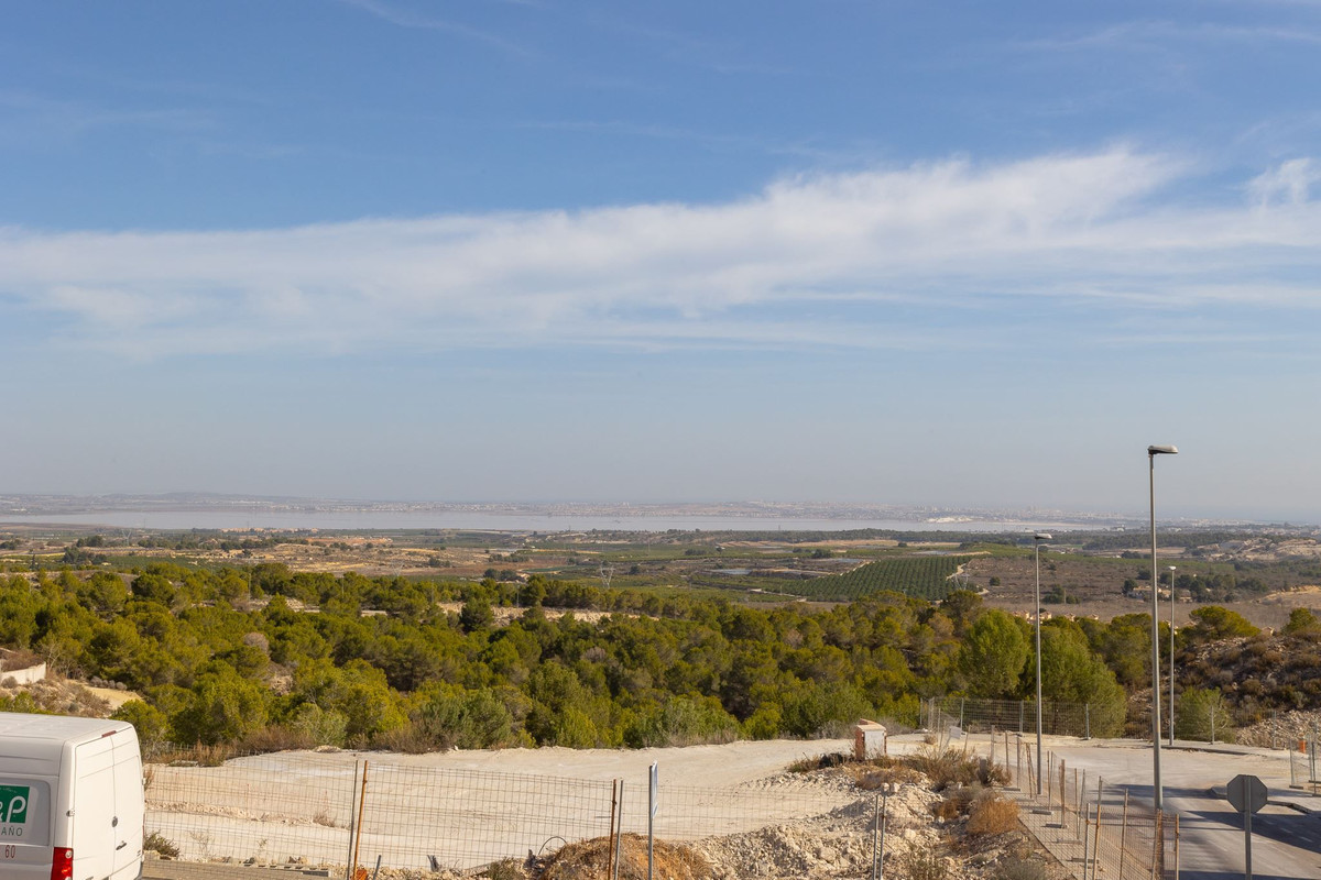 For sale - 5 Bedroom 5 Bathroom House - Detached Villa in San Miguel de Salinas - San Miguel de Salinas Centro  - Alicante