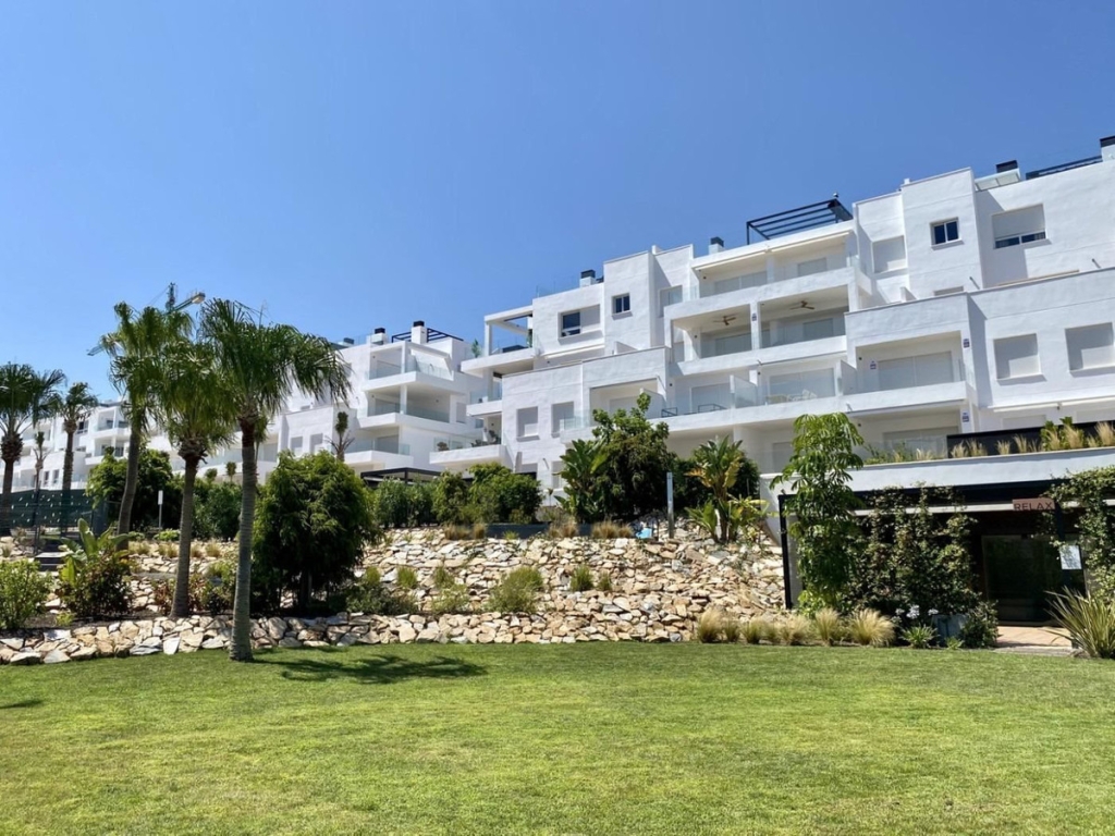 3 Bedroom 2 Bathroom Apartment - Middle Floor Apartment in Orihuela