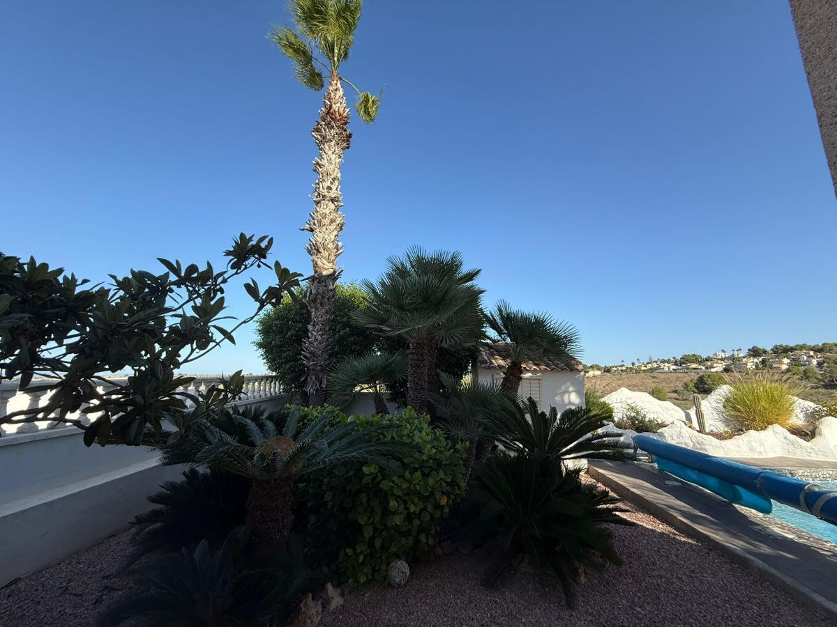 For sale - 3 Bedroom 2 Bathroom House - Detached Villa in San Miguel de Salinas - San Miguel de Salinas Centro  - Alicante