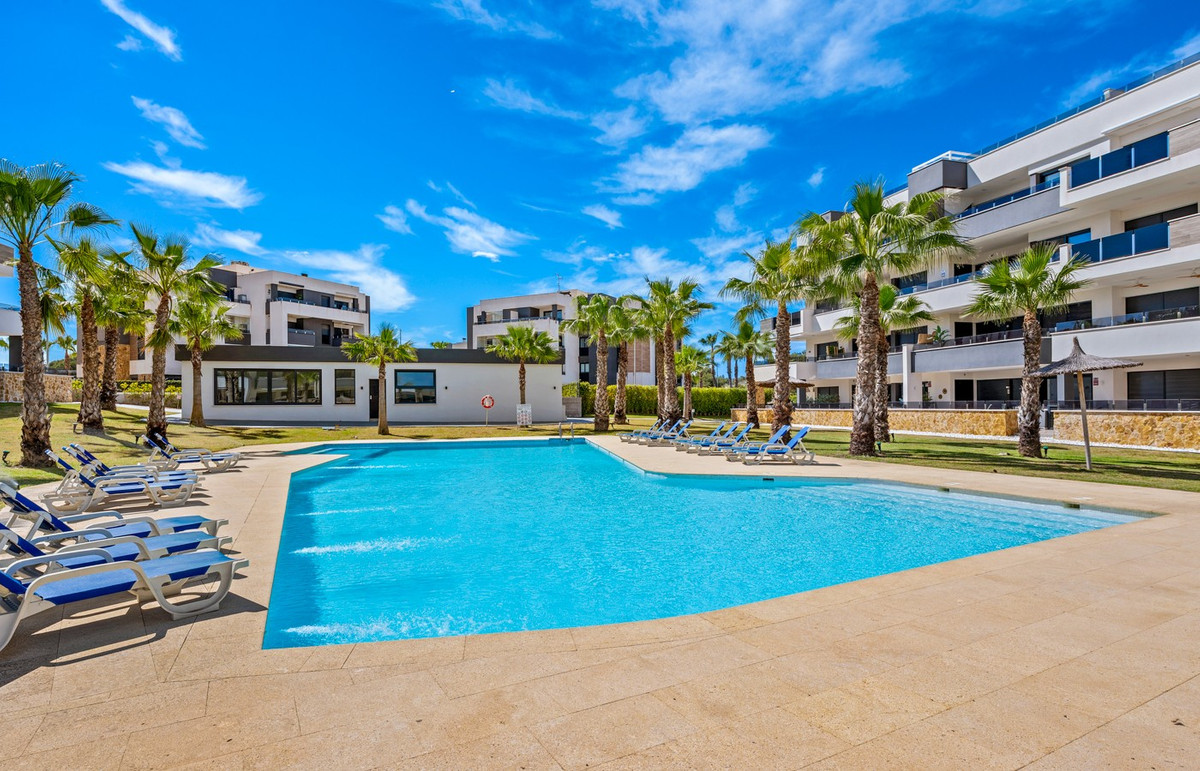 For sale - 2 Bedroom 2 Bathroom Apartment - Middle Floor Apartment in Orihuela - Los Altos  - Alicante