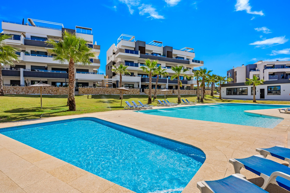 For sale - 2 Bedroom 2 Bathroom Apartment - Middle Floor Apartment in Orihuela - Los Altos  - Alicante