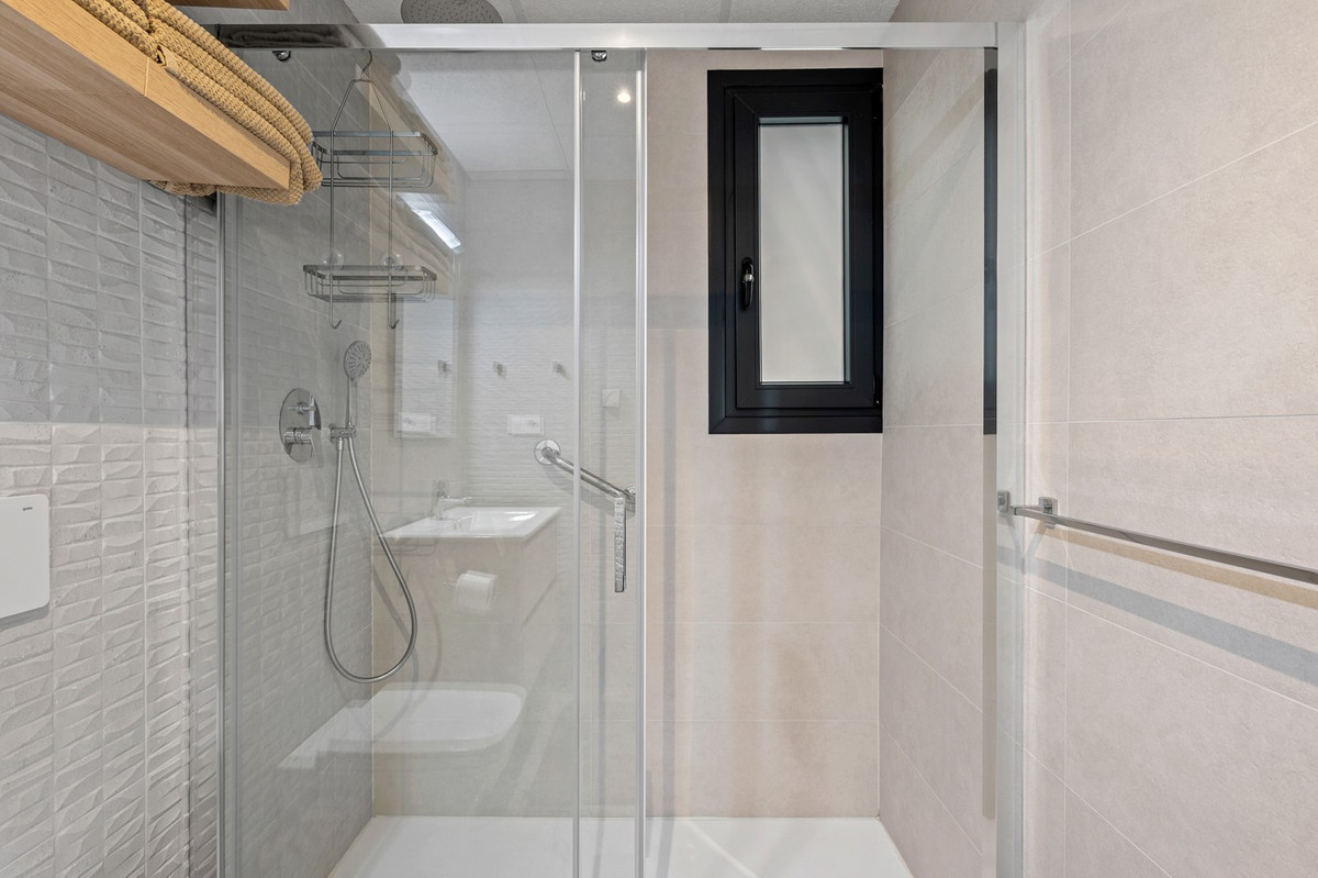 For sale - 2 Bedroom 2 Bathroom Apartment - Middle Floor Apartment in Orihuela - Los Altos  - Alicante