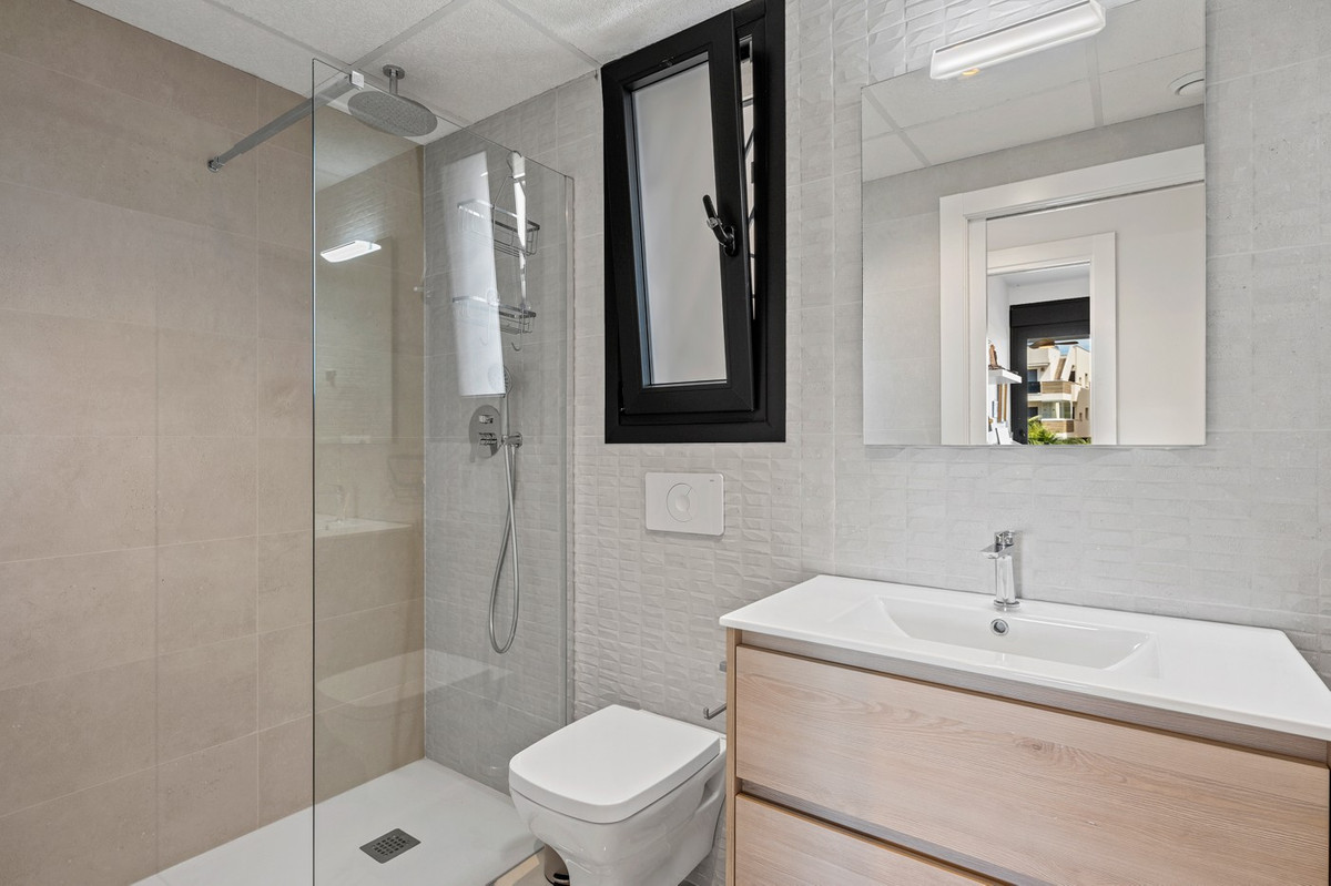 For sale - 2 Bedroom 2 Bathroom Apartment - Middle Floor Apartment in Orihuela - Los Altos  - Alicante