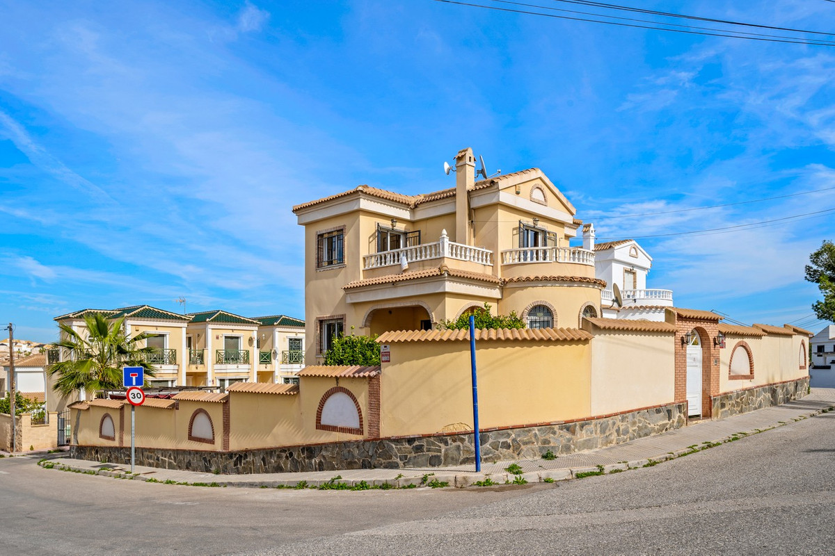 For sale - 3 Bedroom 1 Bathroom House - Detached Villa in Orihuela - Orihuela Costa  - Alicante