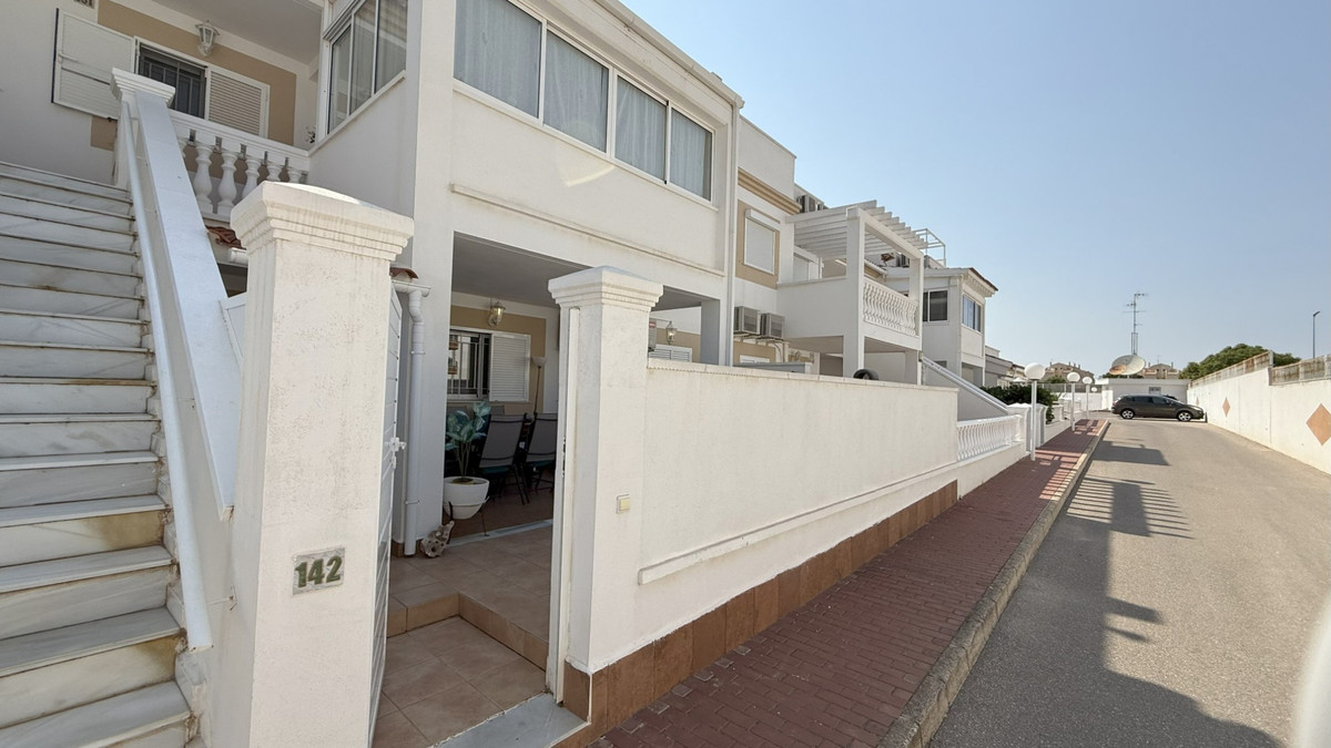 For sale - 2 Bedroom 1 Bathroom Apartment - Ground Floor Apartment in Orihuela - La Zenia  - Alicante