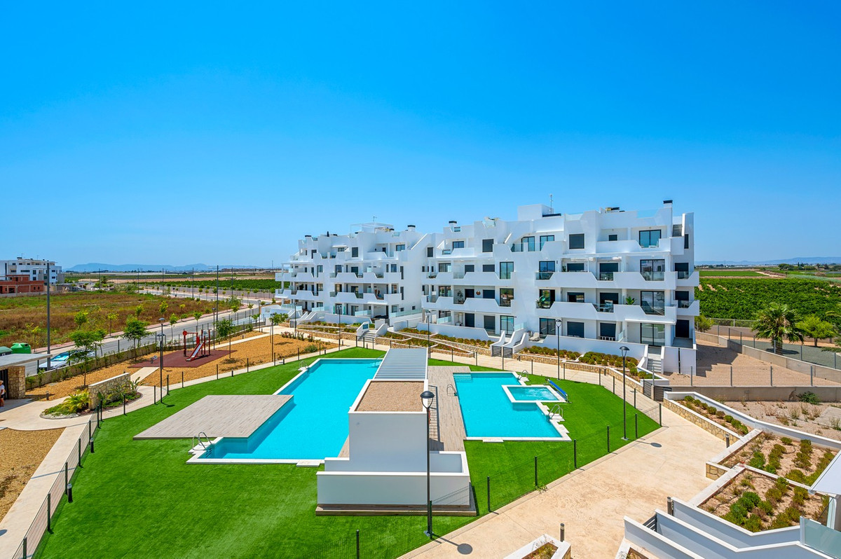 For sale - 2 Bedroom 2 Bathroom Apartment - Middle Floor Apartment in Torre-Pacheco - Santa Rosalia Lake and Life Resort  - Murcia