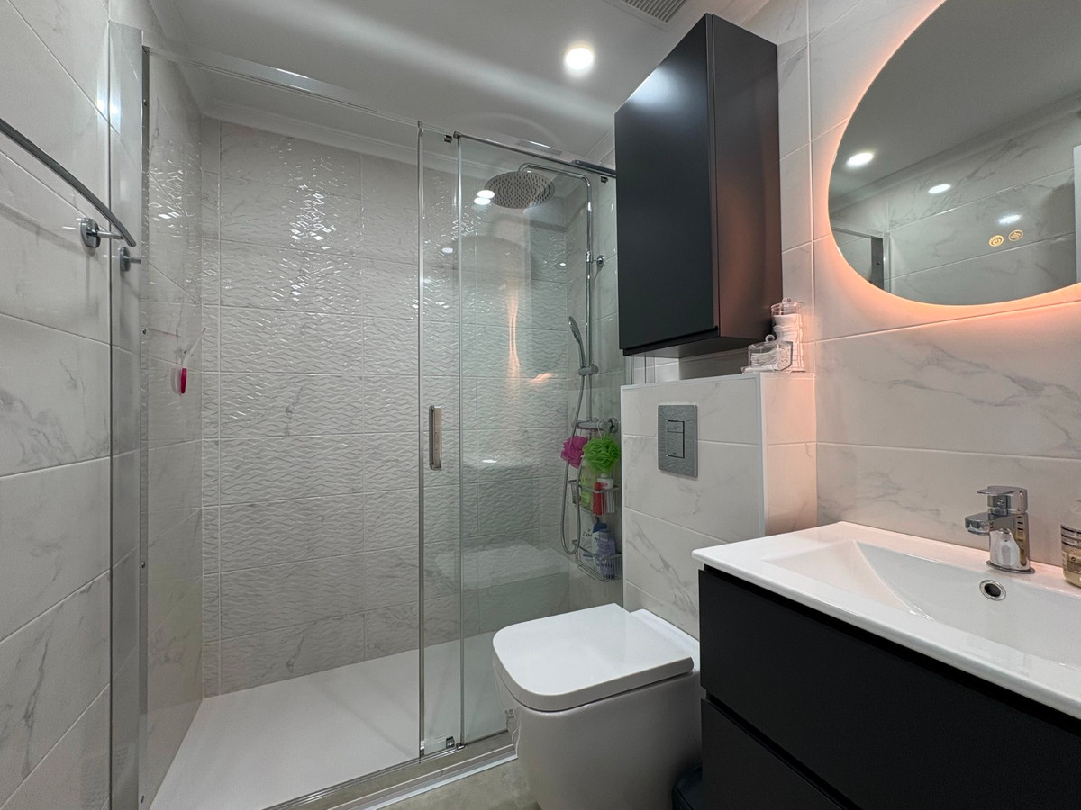For sale - 4 Bedroom 2 Bathroom Apartment - Ground Floor Apartment in Torrevieja - Torrevieja Centro  - Alicante