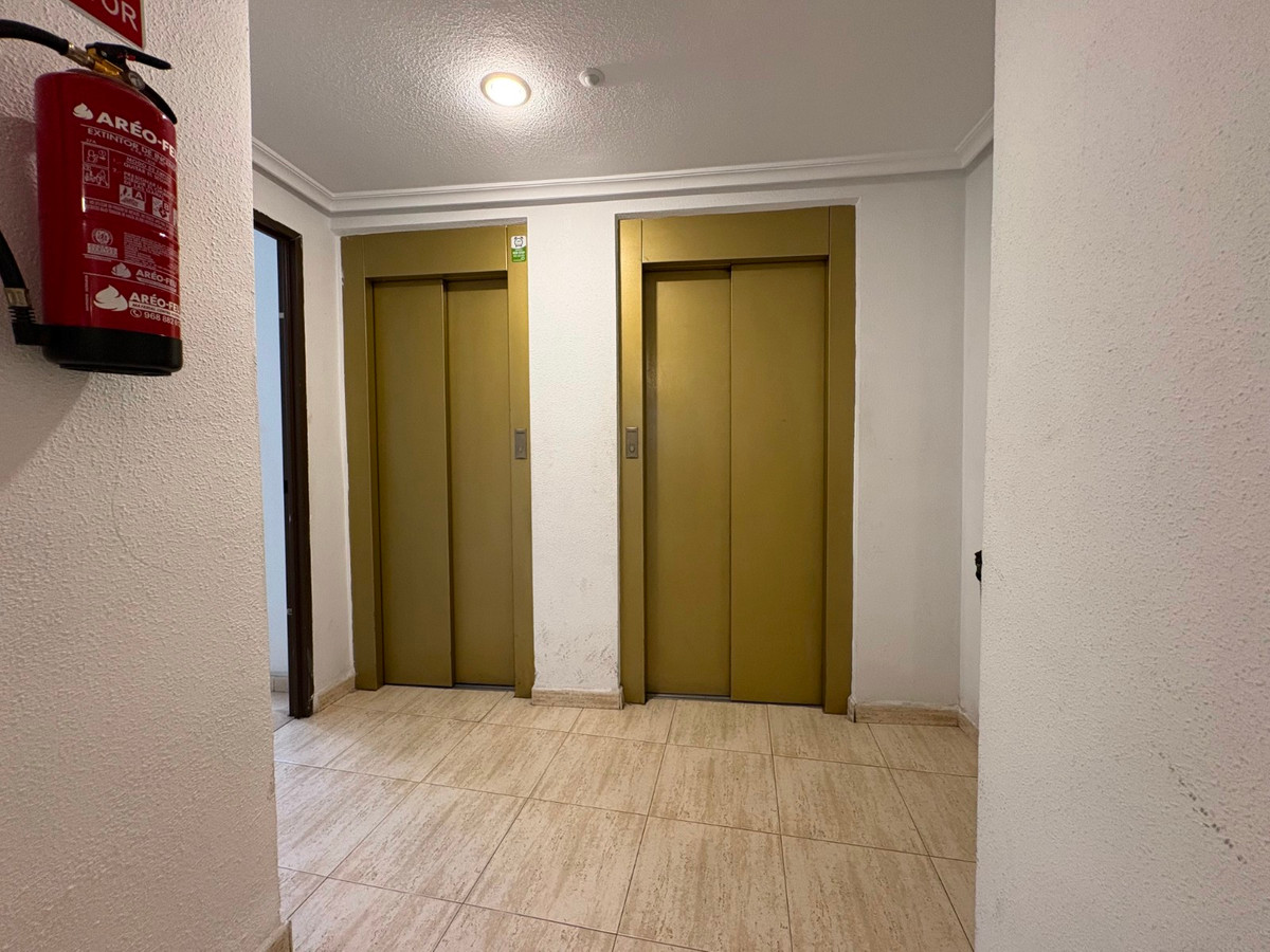 For sale - 4 Bedroom 2 Bathroom Apartment - Ground Floor Apartment in Torrevieja - Torrevieja Centro  - Alicante