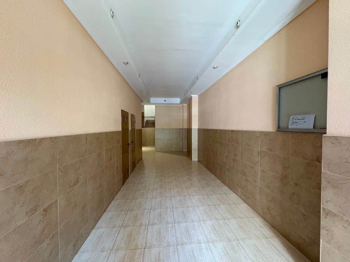 For sale - 4 Bedroom 2 Bathroom Apartment - Ground Floor Apartment in Torrevieja - Torrevieja Centro  - Alicante