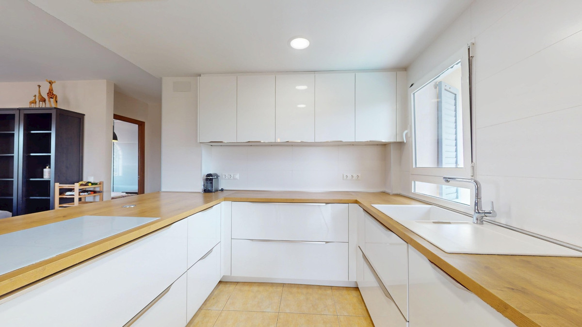 For sale - 5 Bedroom 3 Bathroom House - Detached Villa in Orihuela - Orihuela Costa  - Alicante