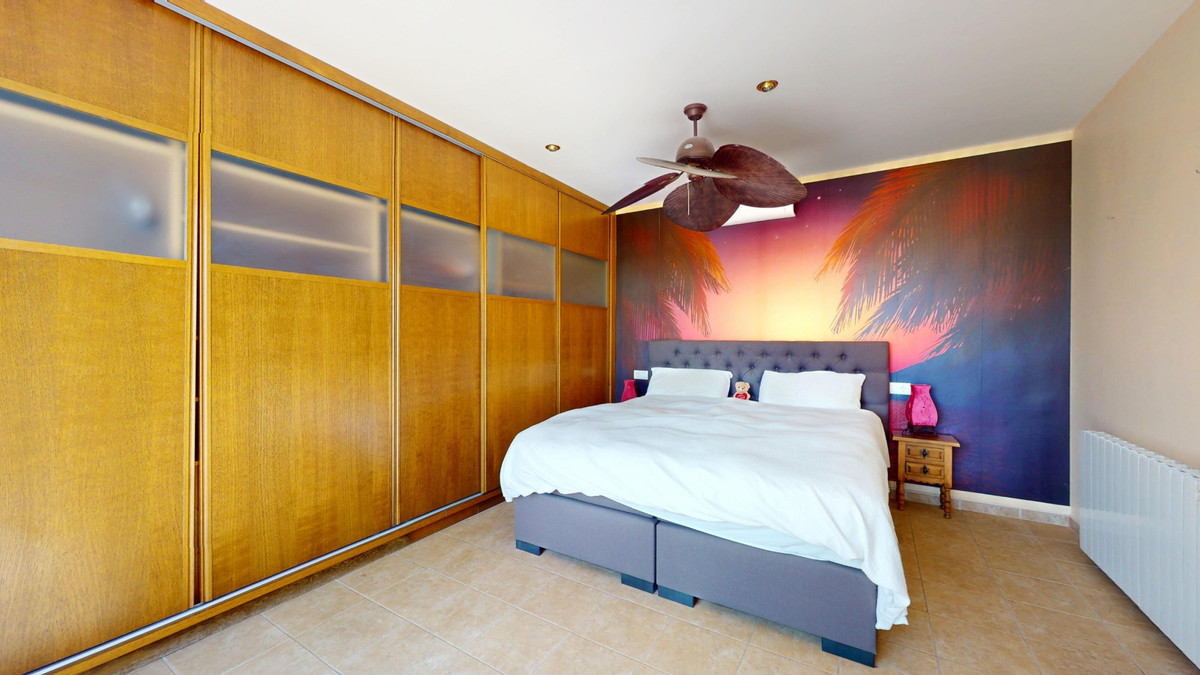 For sale - 5 Bedroom 3 Bathroom House - Detached Villa in Orihuela - Orihuela Costa  - Alicante
