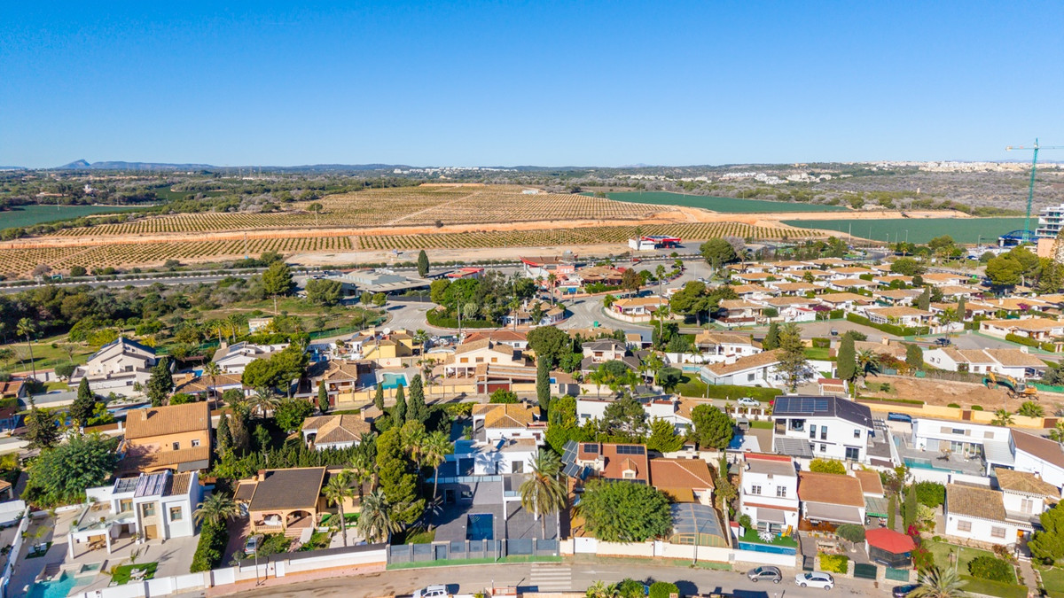 For sale - 4 Bedroom 3 Bathroom Modern Detached Villa in Cabo Roig - Campoamor  - Alicante