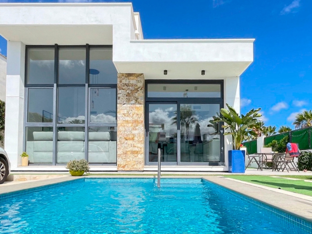 2 Bedroom 2 Bathroom House - Detached Villa in Rojales