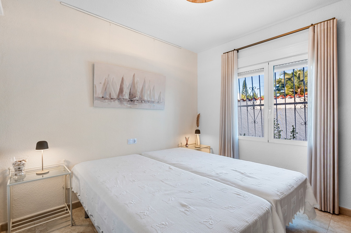 For sale - 3 Bedroom 2 Bathroom Detached Villa in Ciudad Quesada -  - Alicante