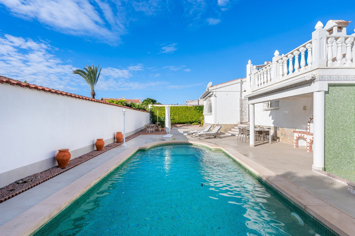 For sale - 3 Bedroom 2 Bathroom Detached Villa in Ciudad Quesada -  - Alicante