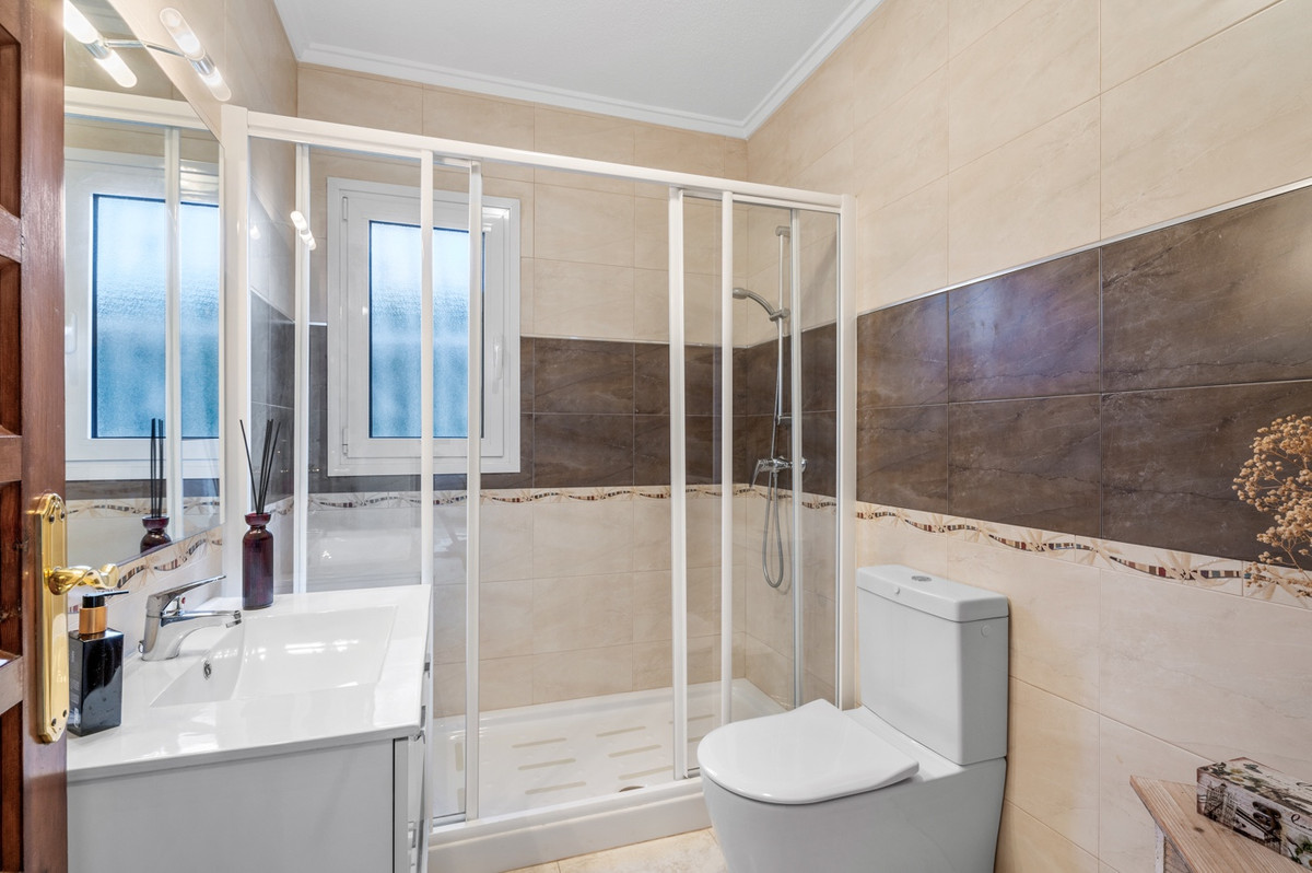 For sale - 3 Bedroom 2 Bathroom Detached Villa in Ciudad Quesada -  - Alicante