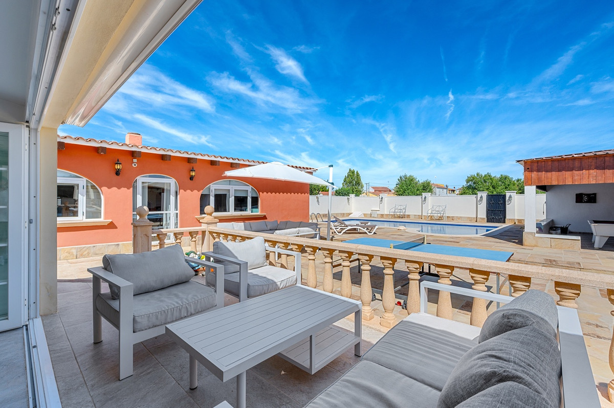 For sale - 6 Bedroom 3 Bathroom House - Finca - Cortijo in Almoradi - Almoradi Centro  - Alicante