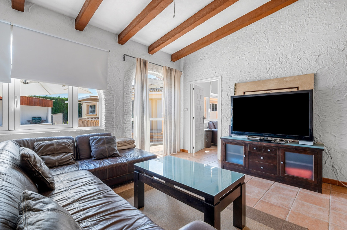 For sale - 6 Bedroom 3 Bathroom House - Finca - Cortijo in Almoradi - Almoradi Centro  - Alicante