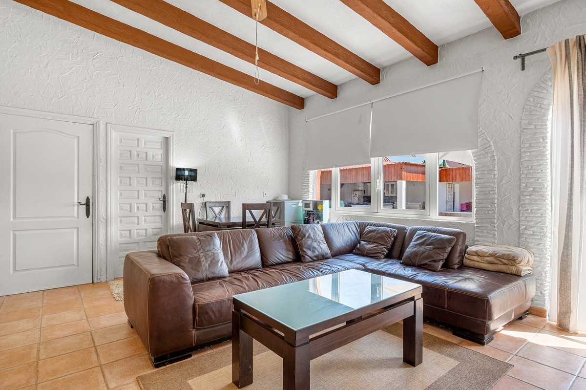 For sale - 6 Bedroom 3 Bathroom House - Finca - Cortijo in Almoradi - Almoradi Centro  - Alicante