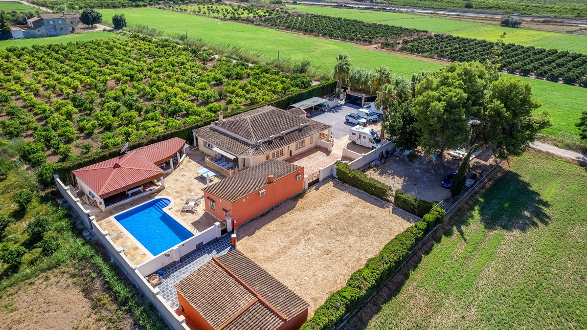 For sale - 6 Bedroom 3 Bathroom House - Finca - Cortijo in Almoradi - Almoradi Centro  - Alicante