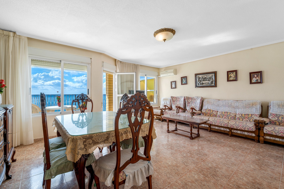 For sale - 3 Bedroom 2 Bathroom Apartment - Ground Floor Apartment in Torrevieja - Torrevieja Centro  - Alicante
