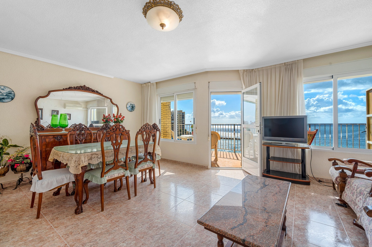 For sale - 3 Bedroom 2 Bathroom Apartment - Ground Floor Apartment in Torrevieja - Torrevieja Centro  - Alicante