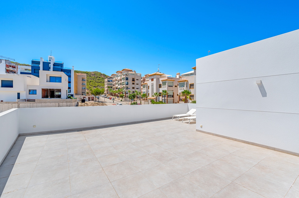 For sale - 4 Bedroom 3 Bathroom House - Detached Villa in Guardamar del Segura - Guardamar del Segura Centro  - Alicante