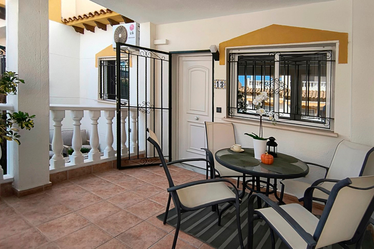 For sale - 3 Bedroom 2 Bathroom House - Townhouse in Orihuela - Orihuela Costa  - Alicante