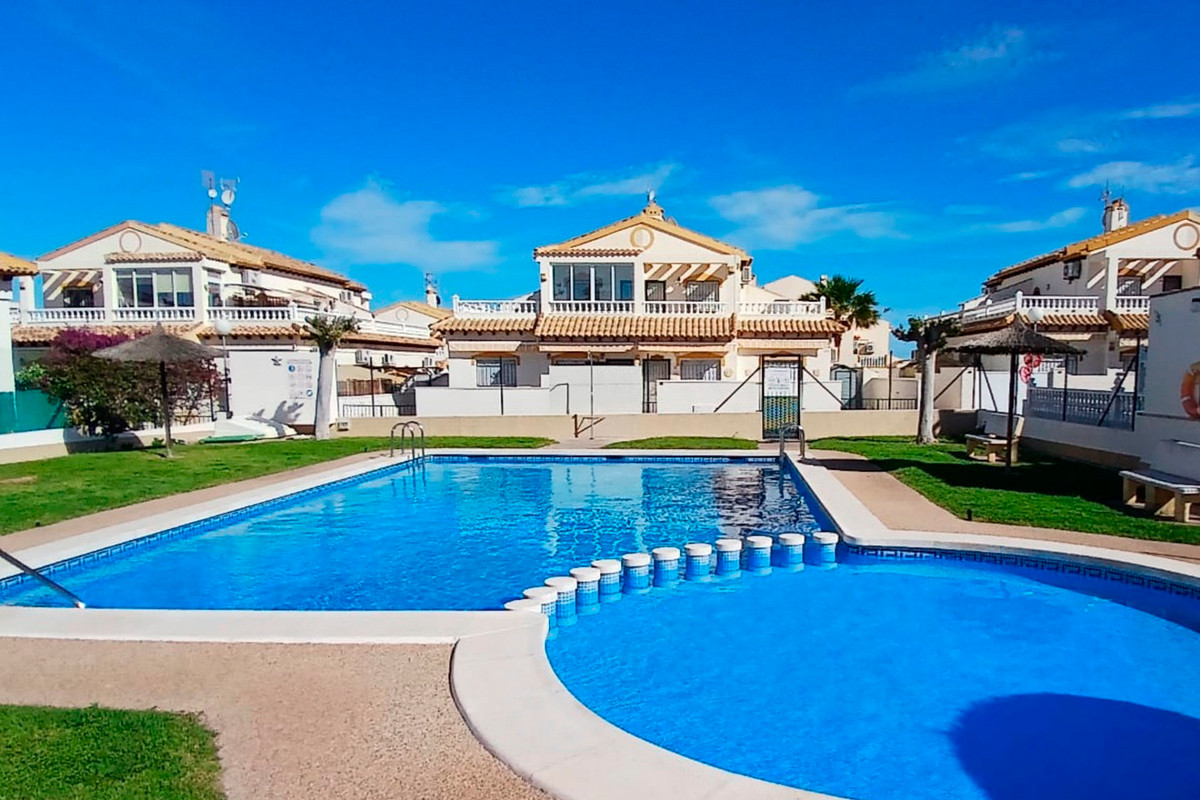 For sale - 3 Bedroom 2 Bathroom House - Townhouse in Orihuela - Orihuela Costa  - Alicante