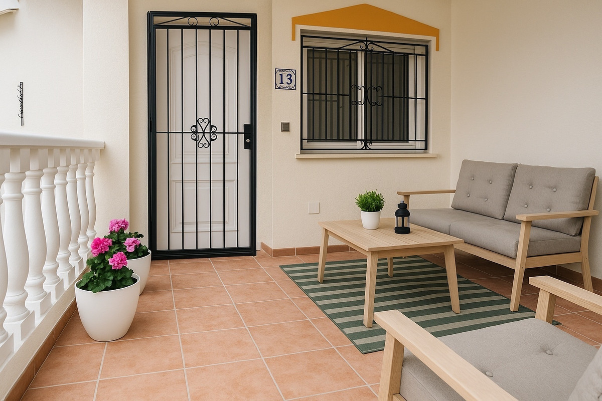 For sale - 3 Bedroom 2 Bathroom House - Townhouse in Orihuela - Orihuela Costa  - Alicante