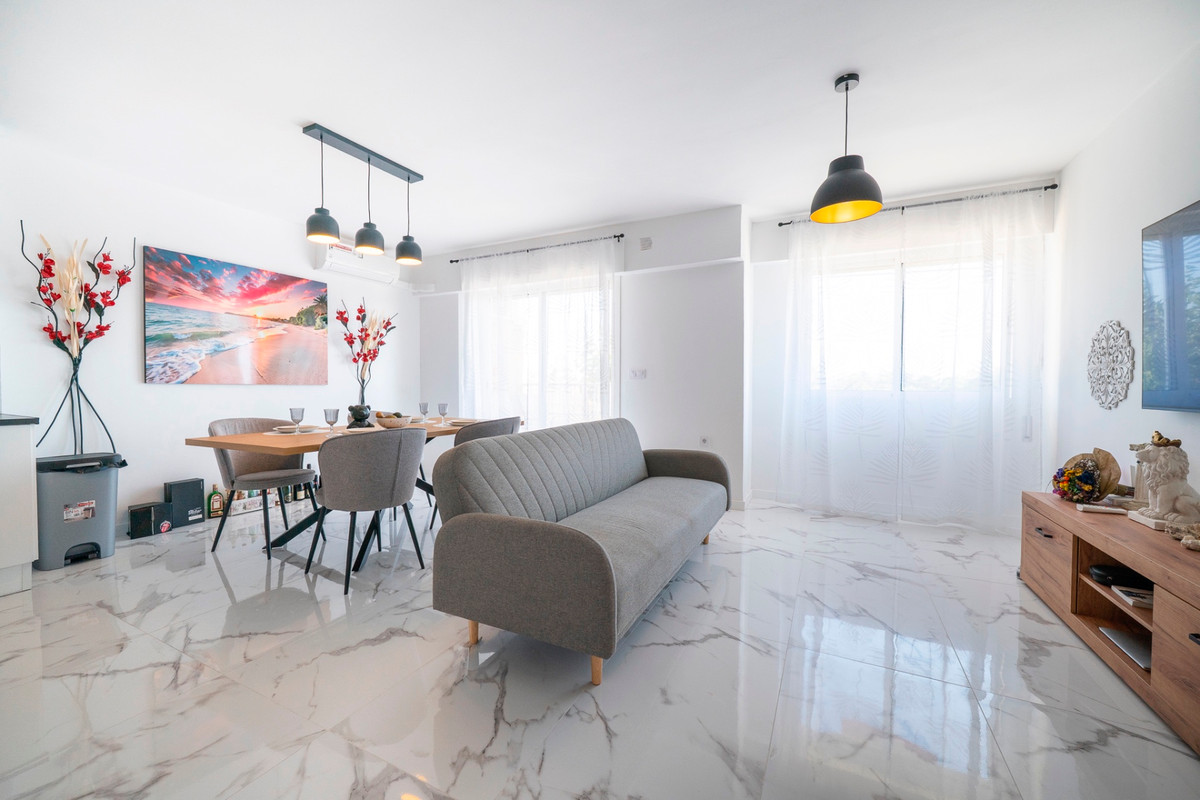 For sale - 2 Bedroom 2 Bathroom Apartment - Middle Floor Apartment in Orihuela - Punta Prima  - Alicante
