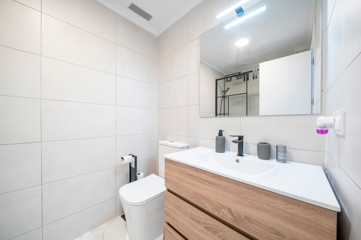 For sale - 2 Bedroom 2 Bathroom Apartment - Middle Floor Apartment in Orihuela - Punta Prima  - Alicante