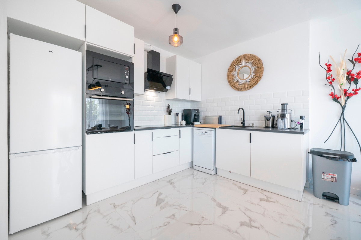 For sale - 2 Bedroom 2 Bathroom Apartment - Middle Floor Apartment in Orihuela - Punta Prima  - Alicante