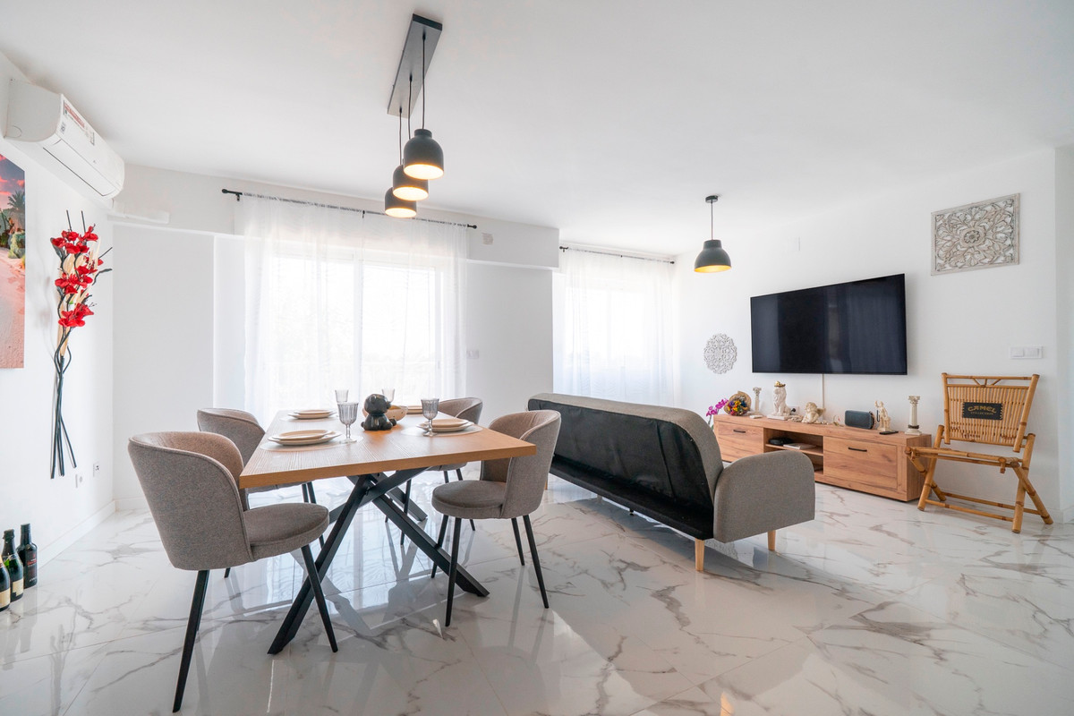 For sale - 2 Bedroom 2 Bathroom Apartment - Middle Floor Apartment in Orihuela - Punta Prima  - Alicante