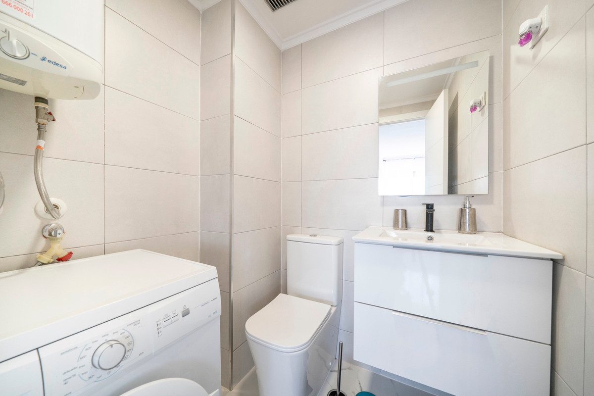 For sale - 2 Bedroom 2 Bathroom Apartment - Middle Floor Apartment in Orihuela - Punta Prima  - Alicante