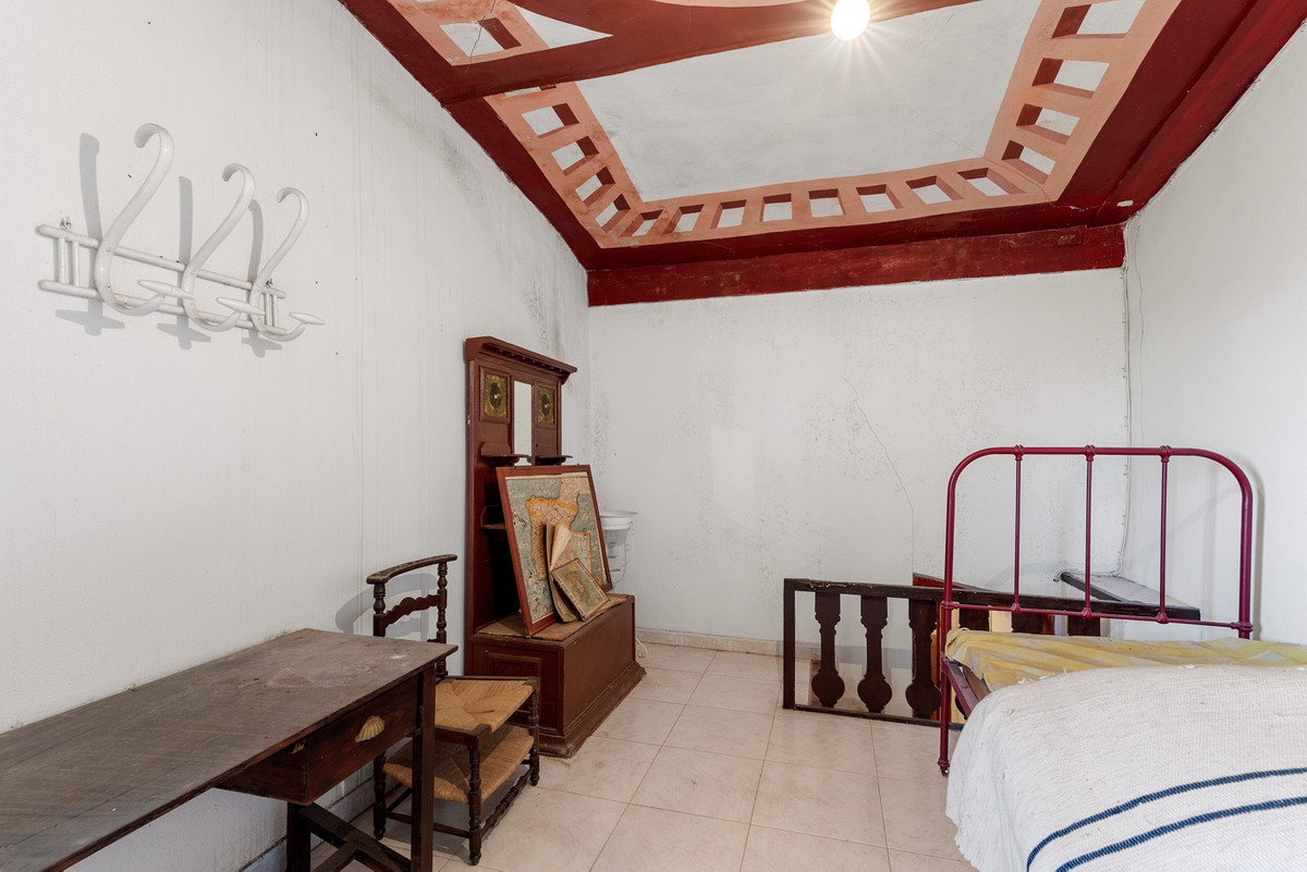 For sale - 7 Bedroom 1 Bathroom House - Finca - Cortijo in Orihuela - Orihuela Centro  - Alicante