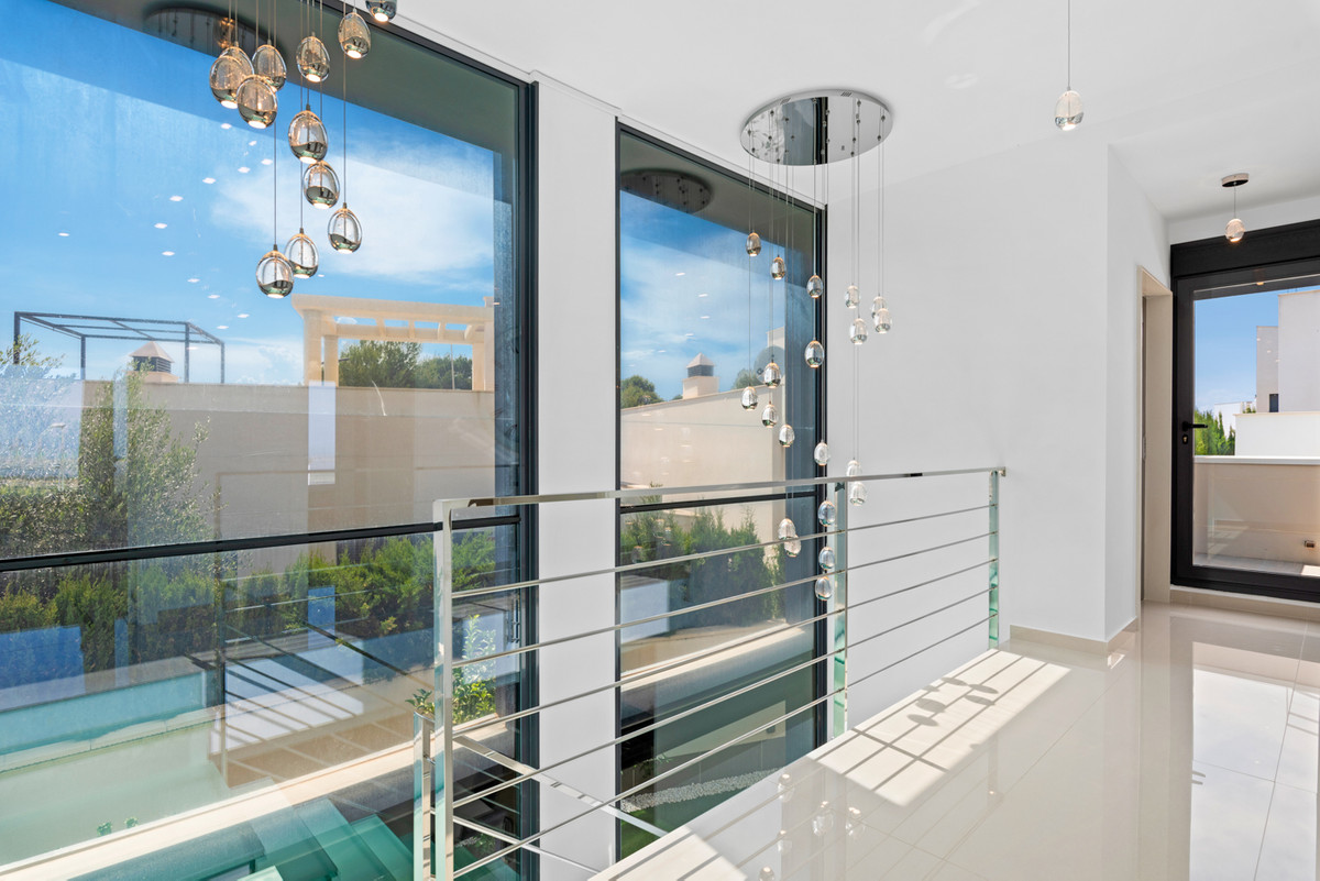 For sale - 5 Bedroom 4 Bathroom House - Detached Villa in San Miguel de Salinas - San Miguel de Salinas Centro  - Alicante