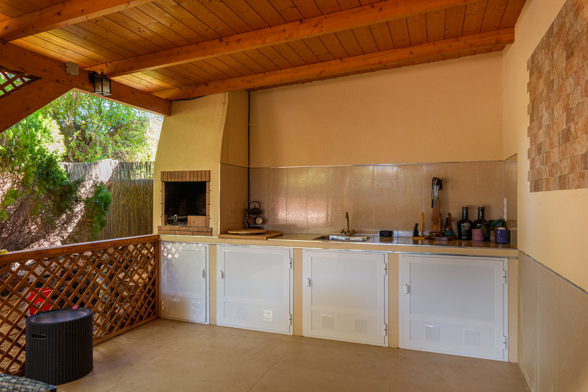 For sale - 5 Bedroom 3 Bathroom House - Detached Villa in Rojales - Dona Pepa  - Alicante