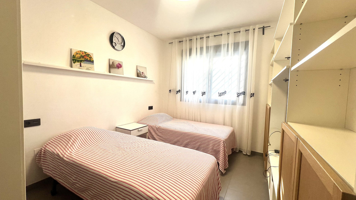 For sale - 2 Bedroom 2 Bathroom Apartment - Ground Floor Apartment in Orihuela - La Zenia  - Alicante