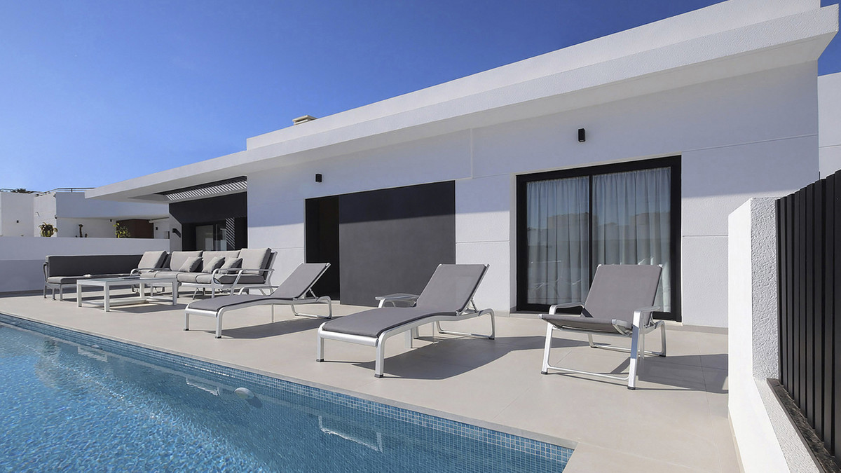 For sale - 4 Bedroom 3 Bathroom House - Detached Villa in Rojales - Dona Pepa  - Alicante