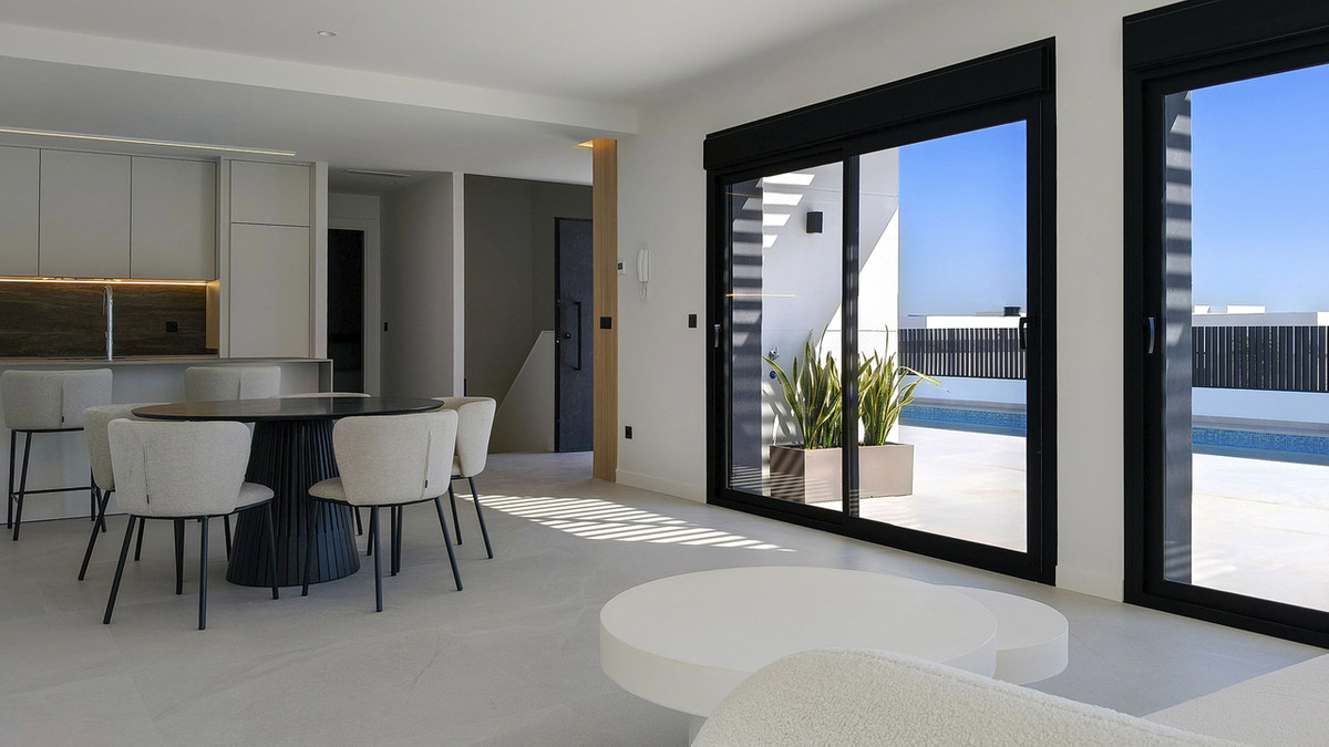 For sale - 4 Bedroom 3 Bathroom House - Detached Villa in Rojales - Dona Pepa  - Alicante