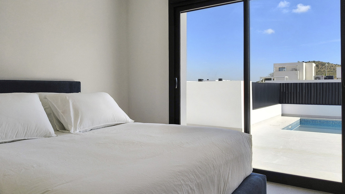 For sale - 4 Bedroom 3 Bathroom House - Detached Villa in Rojales - Dona Pepa  - Alicante