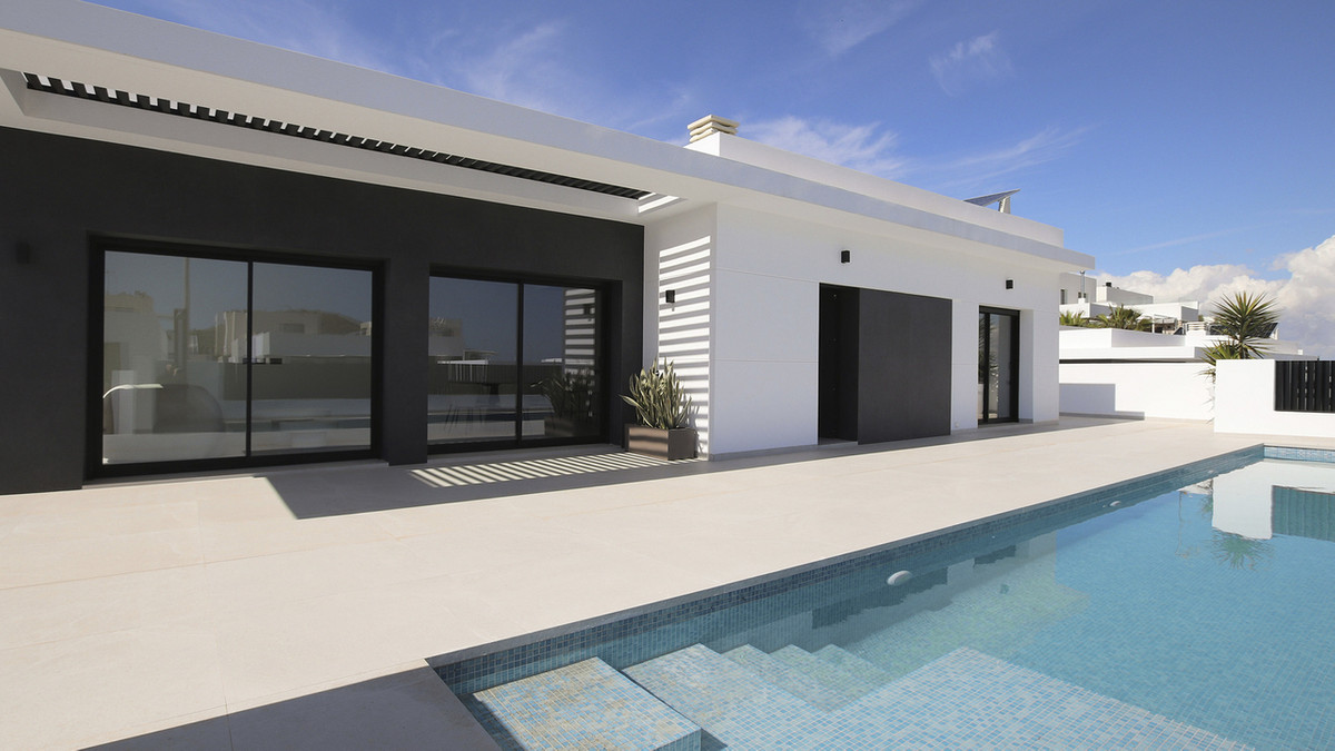 For sale - 4 Bedroom 3 Bathroom House - Detached Villa in Rojales - Dona Pepa  - Alicante