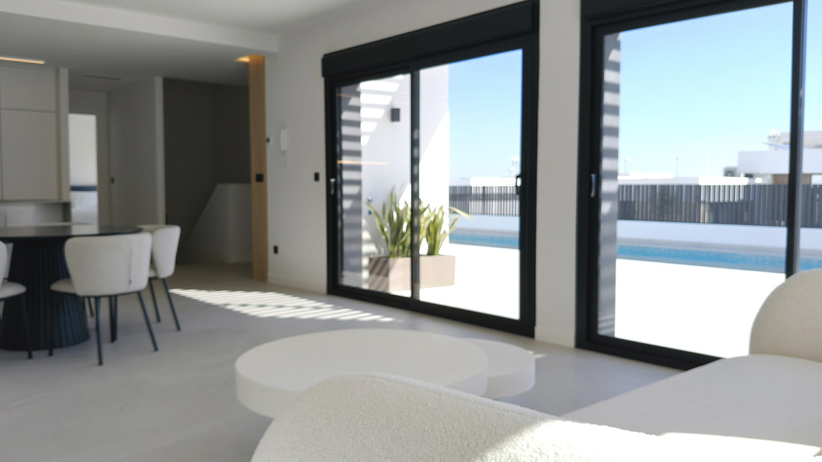 For sale - 4 Bedroom 3 Bathroom House - Detached Villa in Rojales - Dona Pepa  - Alicante