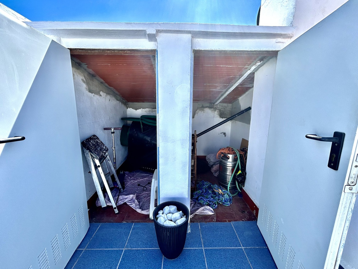 For sale - 2 Bedroom 1 Bathroom Townhouse in Punta Prima  - Punta Prima  - Alicante