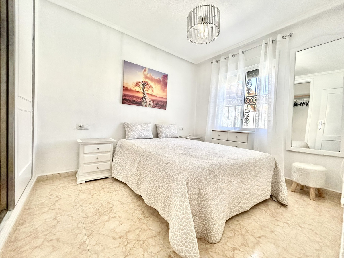 For sale - 2 Bedroom 1 Bathroom Townhouse in Punta Prima  - Punta Prima  - Alicante
