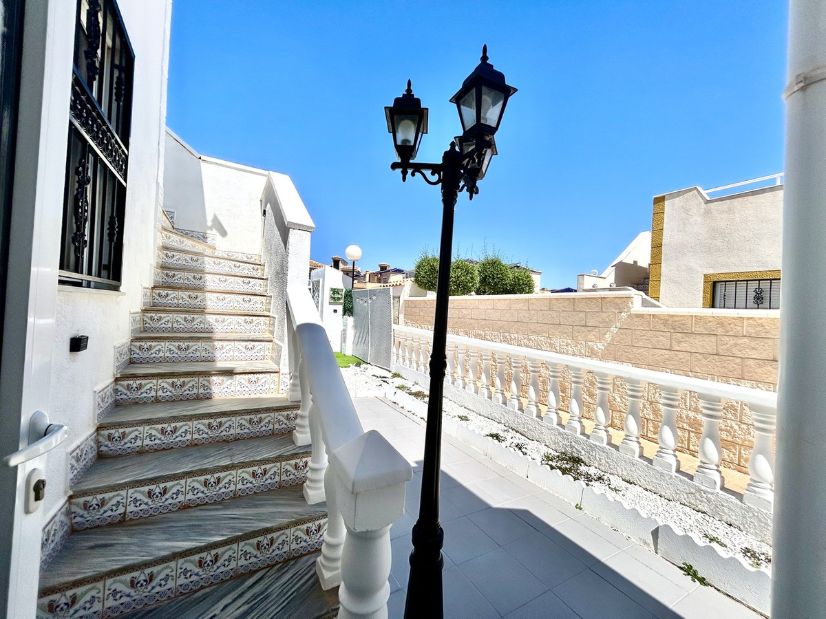 For sale - 2 Bedroom 1 Bathroom Townhouse in Punta Prima  - Punta Prima  - Alicante