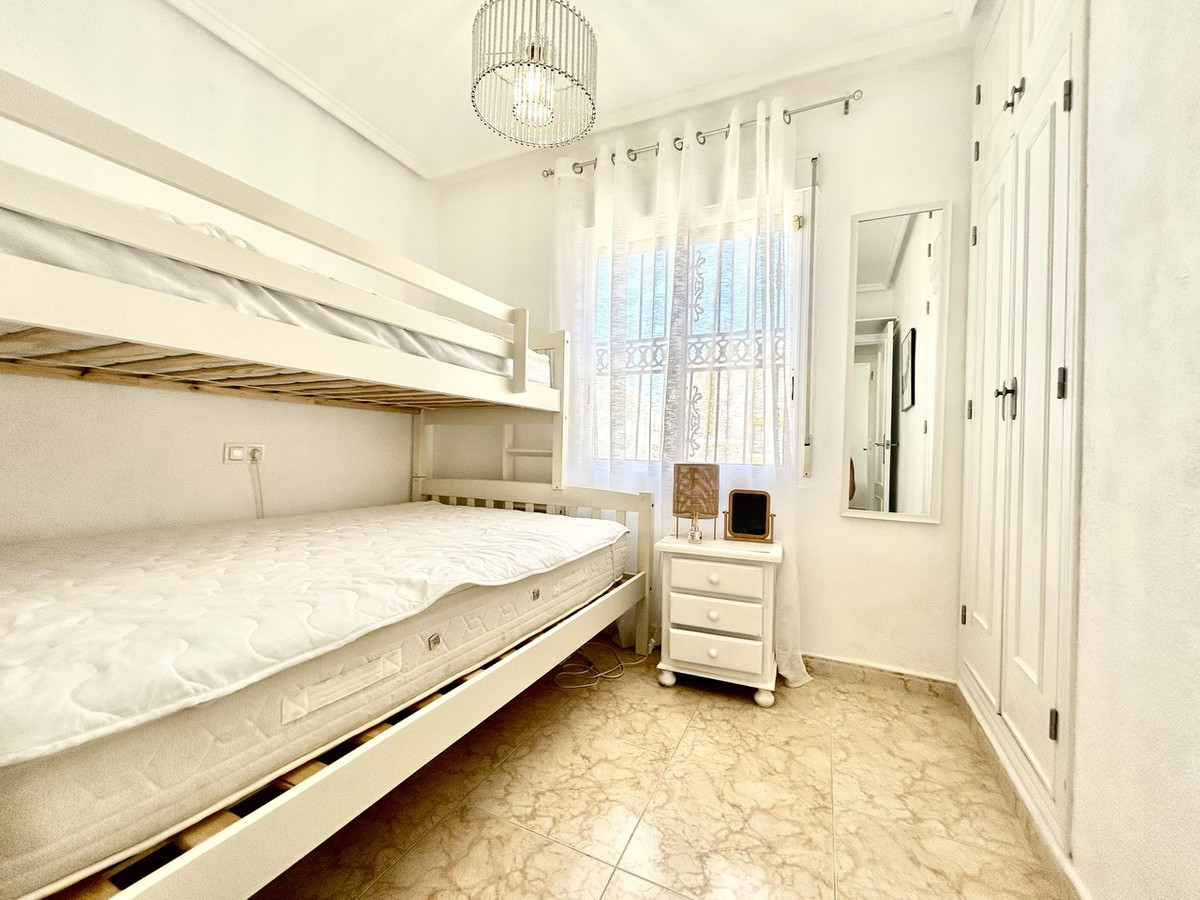 For sale - 2 Bedroom 1 Bathroom Townhouse in Punta Prima  - Punta Prima  - Alicante