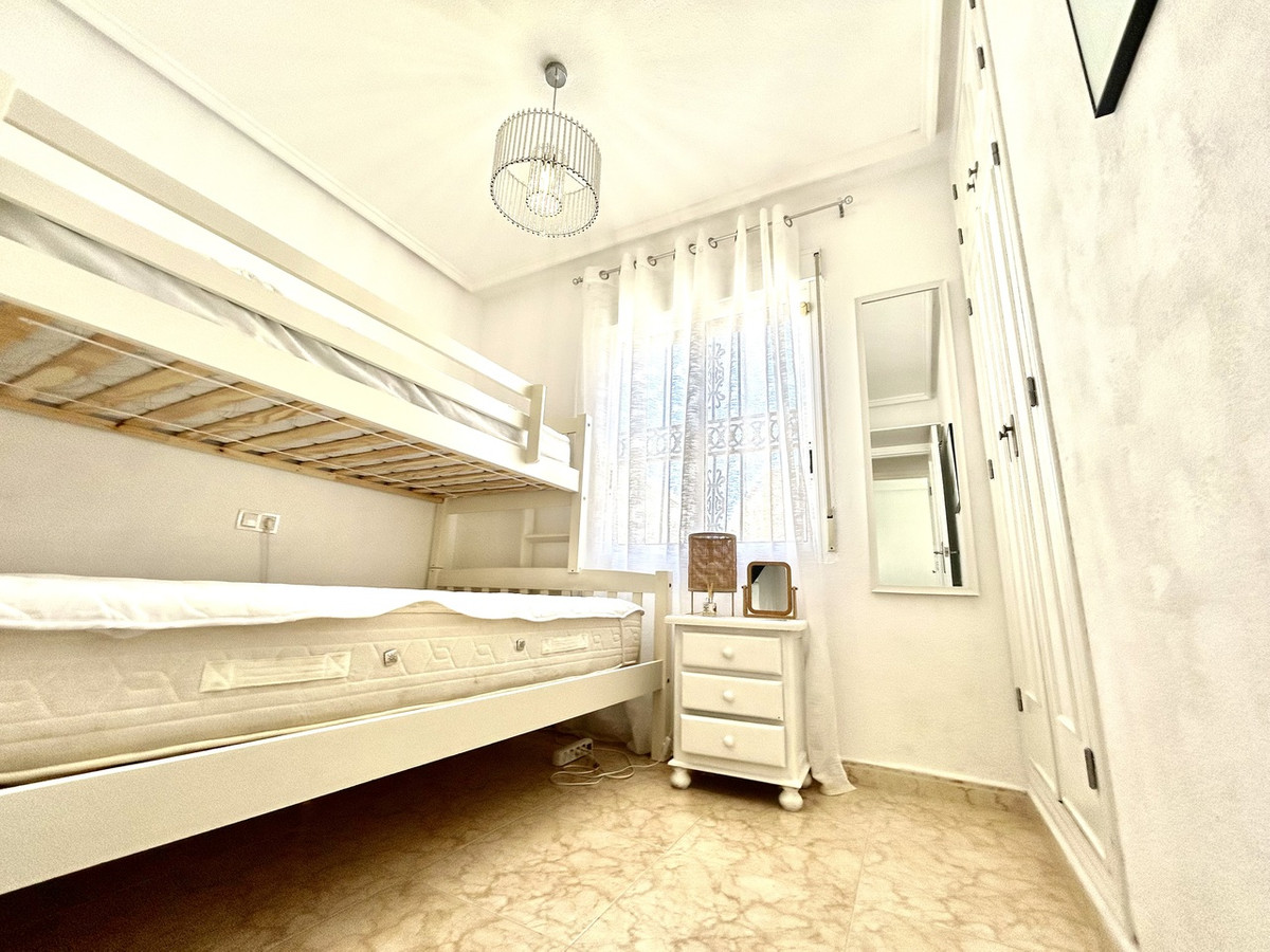 For sale - 2 Bedroom 1 Bathroom Townhouse in Punta Prima  - Punta Prima  - Alicante