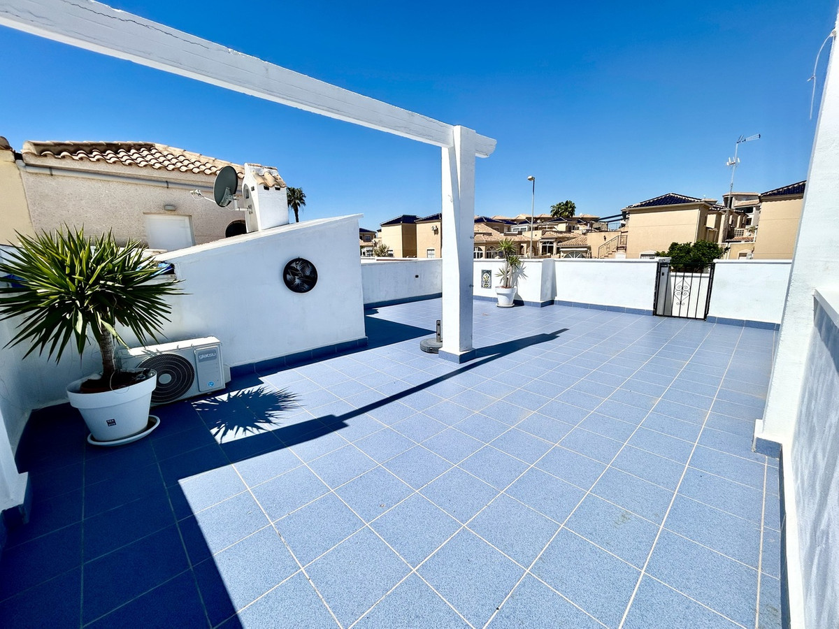 For sale - 2 Bedroom 1 Bathroom Townhouse in Punta Prima  - Punta Prima  - Alicante